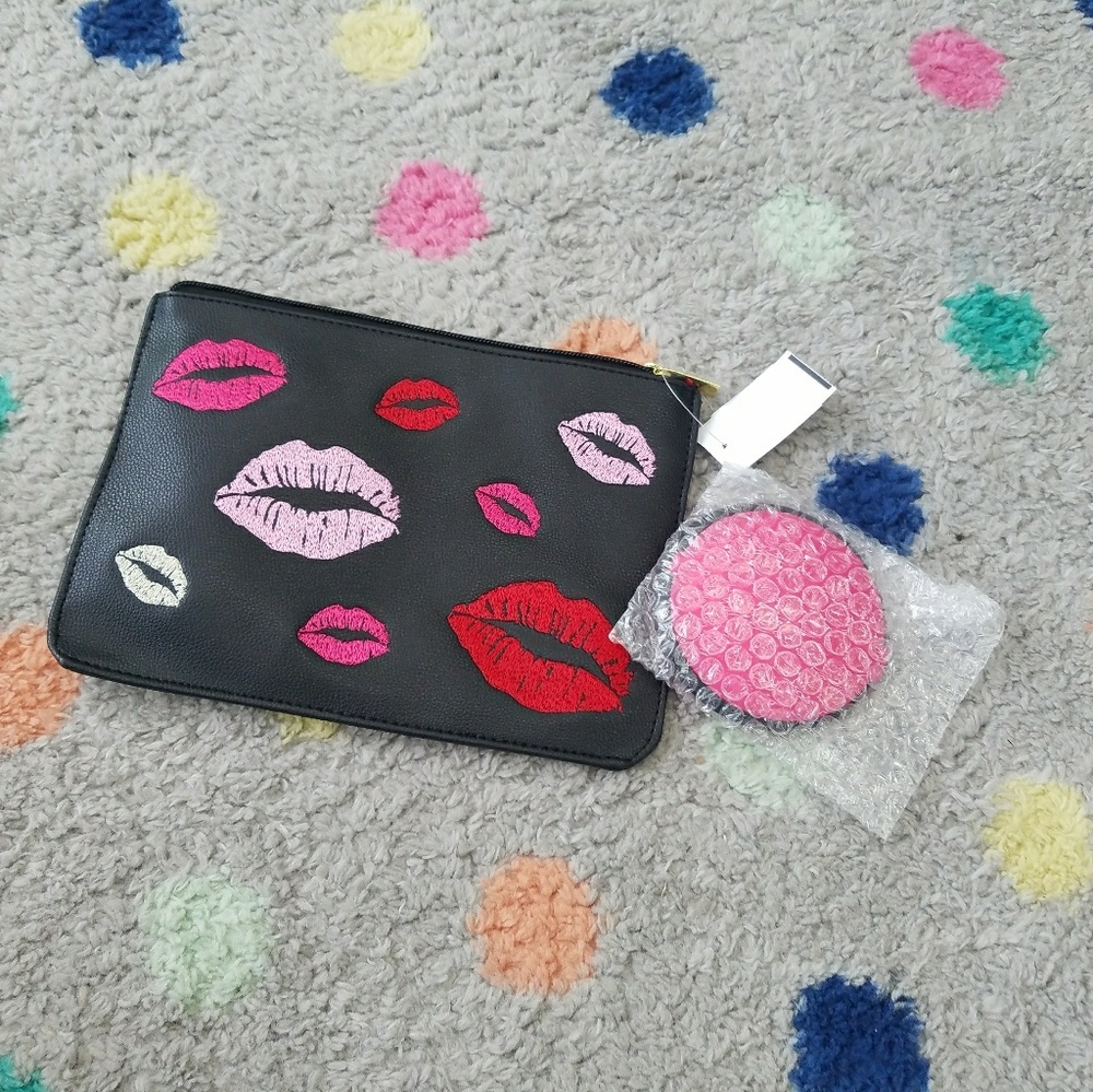 NWT- Lips Clutch with adjustable Compact mirror
